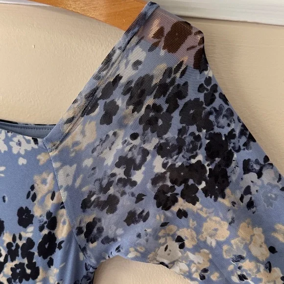 WHBM Elegant Off-The-Shoulder Bodycon Midi Dress with a sophisticated design. - Picture 6 of 15